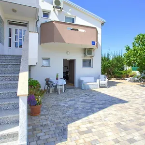 Nena Apartment